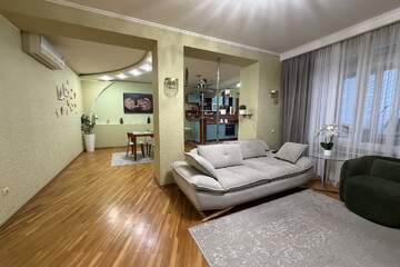 3-к квартира, 121 м², 7/9 эт.